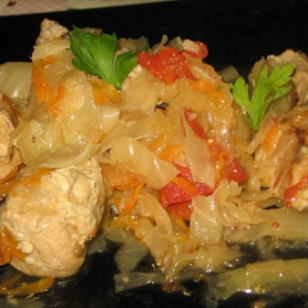 Капуста со свининой в мультиварке