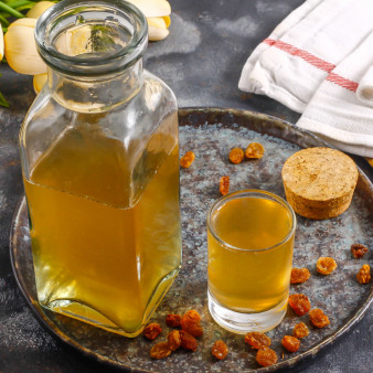 Настойка из изюма на самогоне