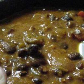 Вегетарианская черная фасоль Чили