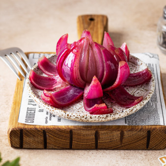 Запеченный красный лук Водяная лилия