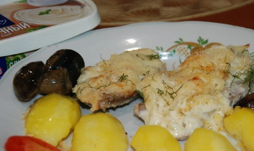 1. Этап. Язык в сырном соусе: Подаем с отварной или запеченной картошечкой.