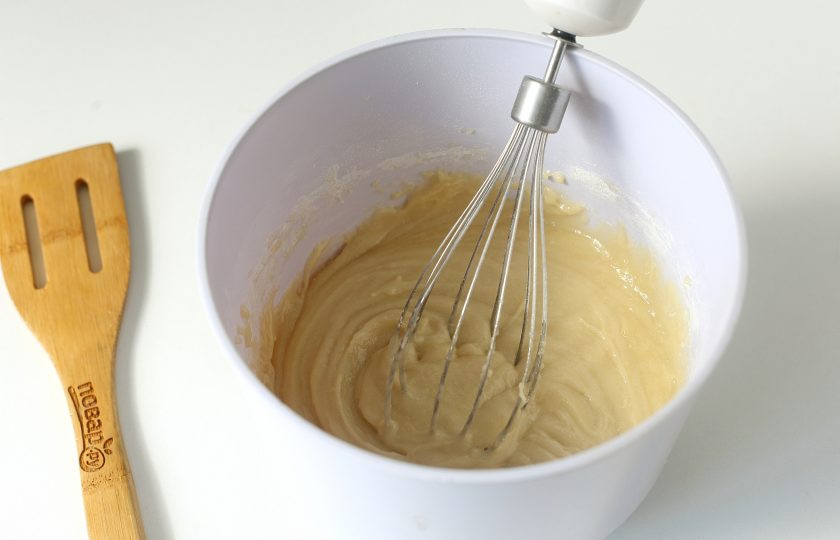 1. Этап. Кекс с облепихой: Перемешайте все до однородного состояния.