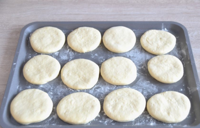 1. Этап. Марроканские лепешки Батбуты: Через 30 минут можно приступать к выпеканию лепешек.