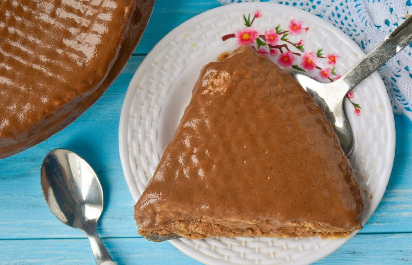 1. Этап. Шоколадно-вафельный торт: Вот такой получился торт! Приятного чаепития!