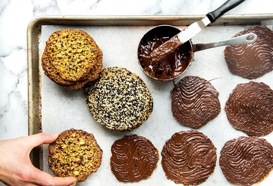 1. Этап. Флорентийское ореховое печенье: 5. По желанию дополните его шоколадом. Приятного чаепития!