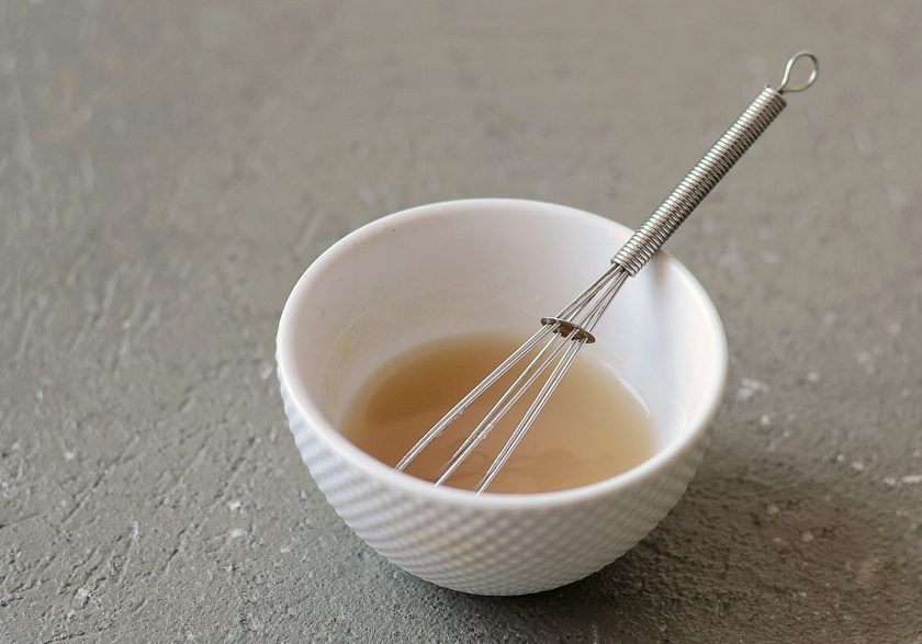 1. Этап. Морковный мармелад: Агар-агар растворите в небольшом количестве жидкости.