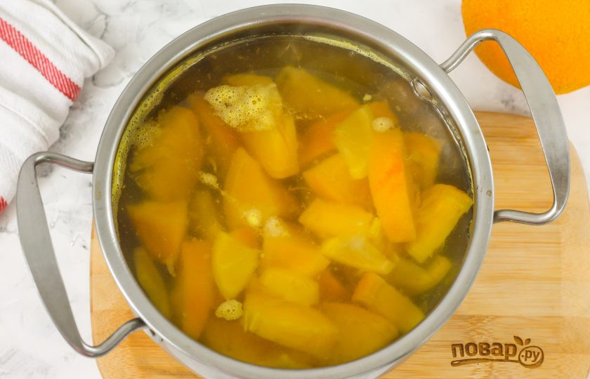 1. Этап. Компот из апельсина и лимона: Готовый компот попробуйте на вкус, иногда бывает, что нужно добавить чуть сахарного песка, если апельсин был не слишком сладким.