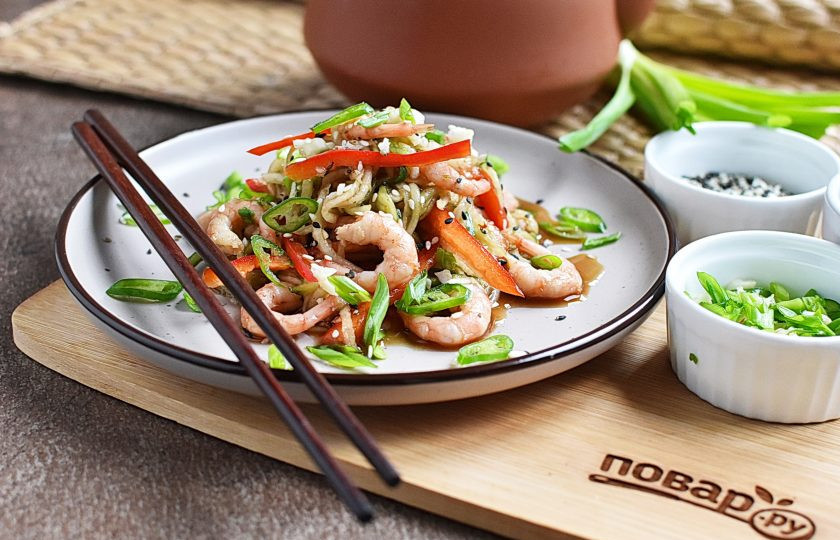 1. Этап. Китайский салат с креветками: Приятного аппетита!