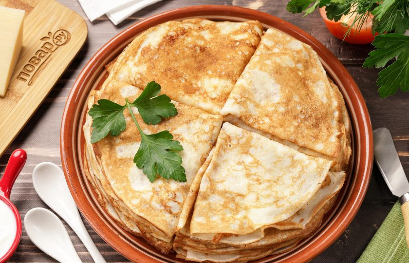 1. Этап. Блины на кефире с сыром: Приятного аппетита!