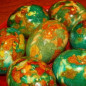 Крашеные яйца зеленкой (зеленые)