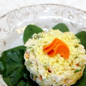 Оливье с курицей классический