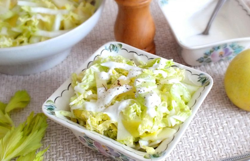 1. Этап. Салат Белые ночи с ананасом и сельдереем: Приятного аппетита!