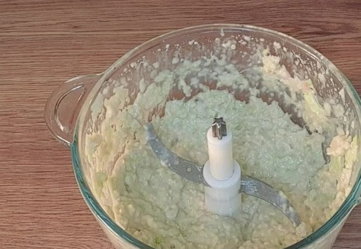 1. Этап. Капустники с индейкой: 8... и измельчить все блендером.