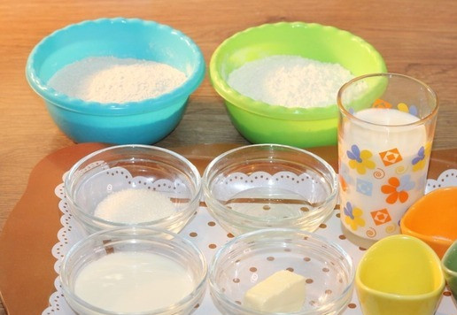 1. Этап. Хлебные булочки с добавлением ржаной муки: 1. Продукты для приготовления теста. Готовила по этому рецепту первый раз. Поэтому написала с моими дополнениями. А лучше всего посмотреть видео.