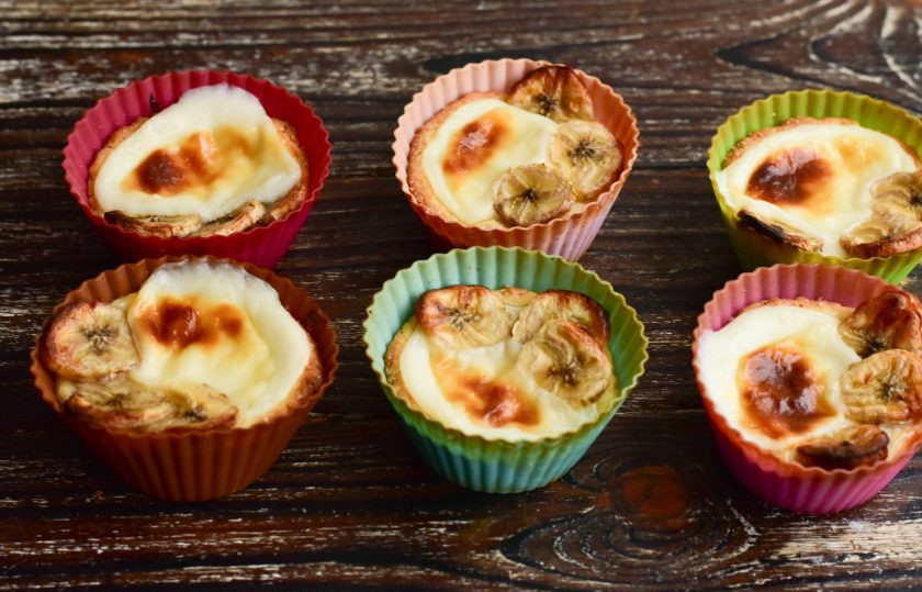 1. Этап. Тарталетки с бананом: Отправьте тарталетки в разогретую до 190 градусов духовку на 25-35 минут.