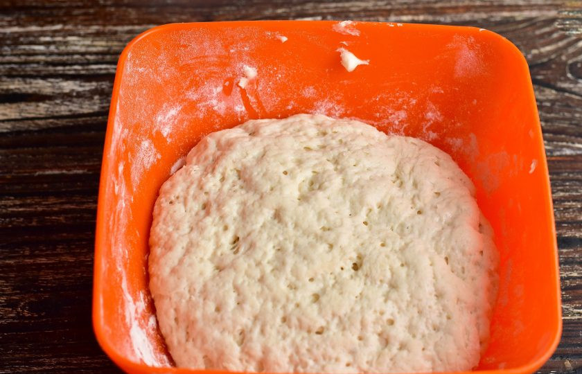 1. Этап. Булочки Бао: Оставьте его на час в теплом месте.