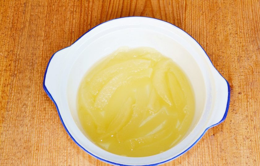 1. Этап. Цукаты из дыни: Не пугайтесь, когда дыня станет прозрачной и будет казаться, что она просто разварилась. При остывании сиропа ломтики держат форму.