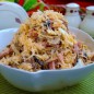 Салат с языком и ветчиной Ветчину и очищенный язык нарежьте соломкой. Яйца очистите от скорлупы и так же нарежьте соломкой. Добавьте натертый на крупной терке твердый сыр. Шампиньоны нарежьте пластинками и обжарьте до легкой румяности на растительном масле. Дайте полностью остыть. Добавьте в салат грибы и отжатый маринованный лук, посолите и поперчите по вкусу, заправьте майонезом. Хорошо перемешайте и подавайте. Приятного аппетита!!! Салат с языком и ветчиной получается очень сытным, язык прекрасно сочетается с ветчиной и обжаренными шампиньонами, маринованный в уксусе лук придает салату пикантности и яркости. Такой салат прекрасно подойдет к любому гарниру, а так же он хорошо смотрится на праздничном столе. Время приготовления не займет у вас много времени, главное заранее отварить нужные ингредиенты. Лук нарежьте полукольцами, залейте уксусом с водой, добавьте сахар и еще щепотку соли, перемешайте и оставьте мариноваться.