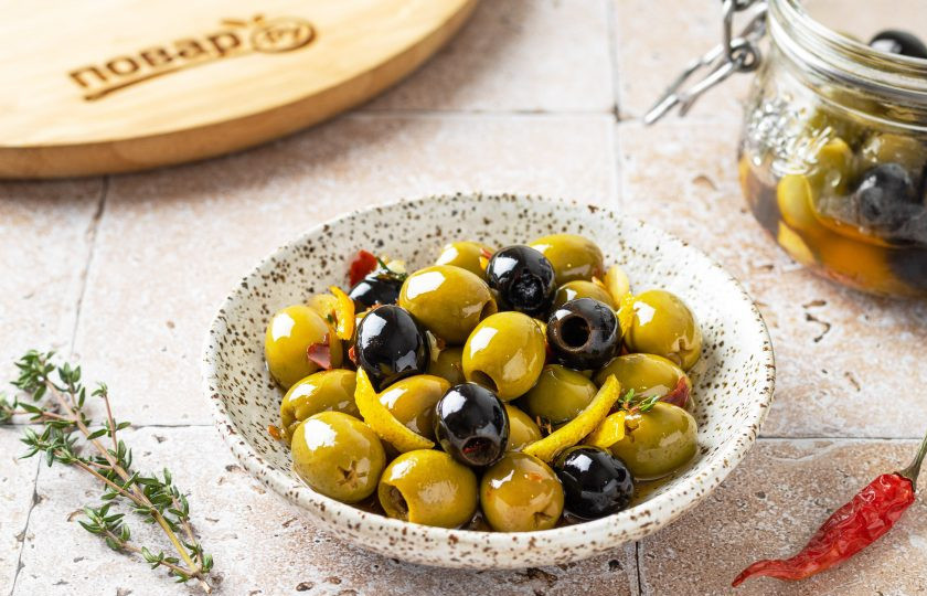 1. Этап. Острые оливки с лимоном: Острые оливки с лимоном готовы, приятного вам аппетита!