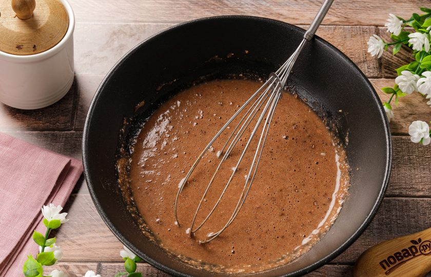 1. Этап. Овсяные кексы без муки в микроволновке: Перемешайте до однородного состояния.