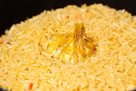 1. Этап. Простой рецепт плова из баранины: 11. Следите, чтобы вода выкипала не быстро, при необходимости можно еще вливать аккуратно.