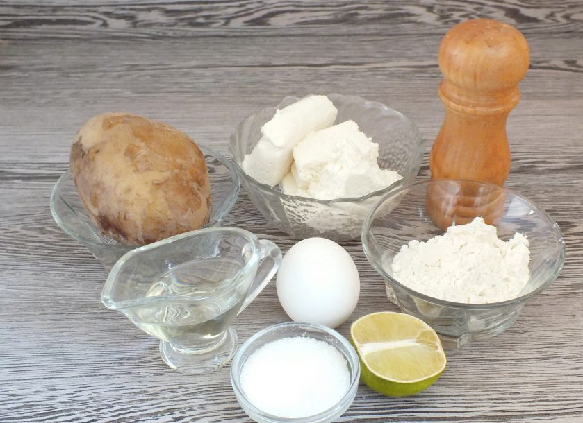 1. Этап. Саксонские творожники: Подготовьте необходимые ингредиенты.