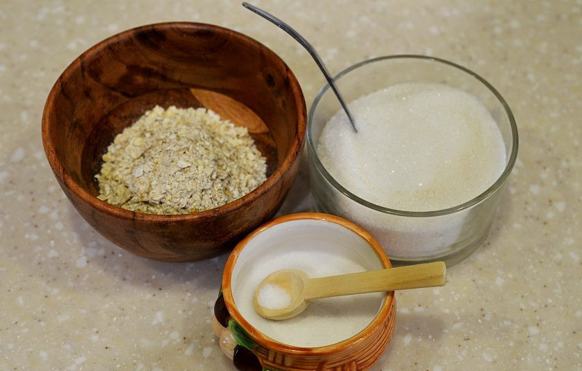 1. Этап. Каша из овсяной муки: 1. Подготовьте все продукты.