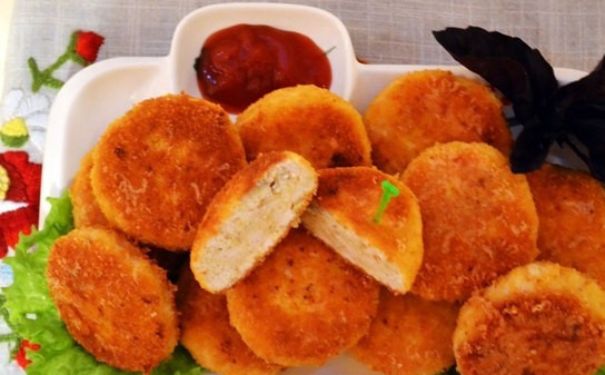 1. Этап. Котлеты куриные без хлеба: 6. Наши куриные котлеты готовы! Приятного аппетита!