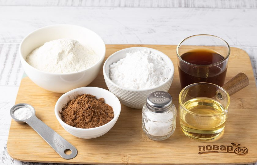 1. Этап. Печенье с кэробом: Подготовьте все ингредиенты.