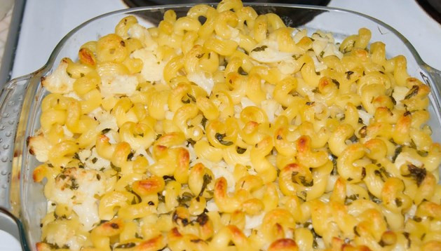 1. Этап. Макароны с цветной капустой: Вот такие макароны с цветной капустой румяные получились!