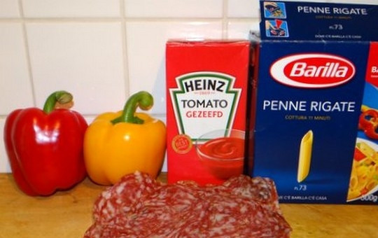 1. Этап. Паста Пенне ригате: Подготовьте необходимые продукты.