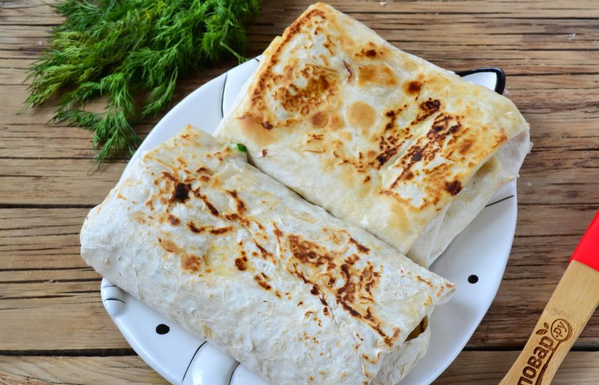 1. Этап. Шаверма с пикантной курочкой и чесночным соусом: Шаверма с пикантной курочкой и чесночным соусом готова! Приятного аппетита!