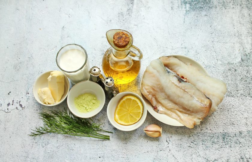 1. Этап. Пикша в сливочном соусе: Подготовьте все необходимые ингредиенты для приготовления пикши в сливочном соусе.