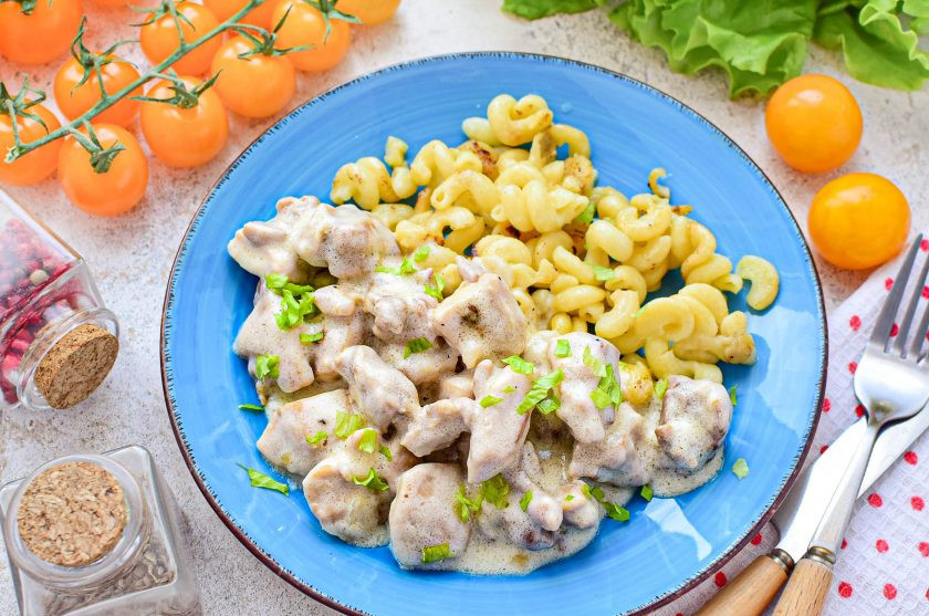 1. Этап. Фрикасе из курицы классическое: Дополнить фрикасе можно любым гарниром. Приятного аппетита!