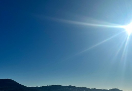 1. Этап. Медовик из детства: И, картинка, к делу отношения не имеющая. Просто вид из окна «под торт». С Наступающим Рождеством!