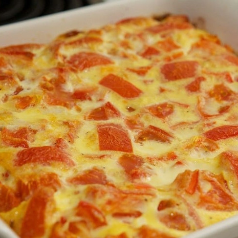 1. Этап. Яичница в духовке: Достаем из духовки и подаем в горячем виде. Приятного аппетита!