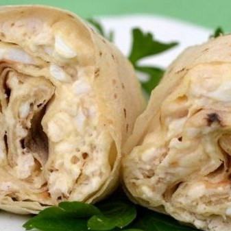 Лаваш с плавленым сыром и яйцом