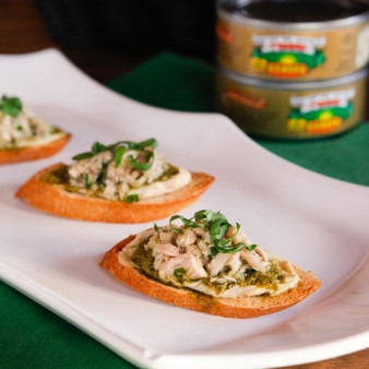 Кростини с тунцом