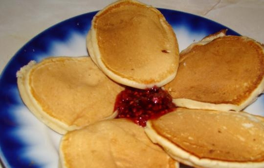 1. Этап. Оладушки на простокваше пышные: Выпекайте оладьи до румяного цвета с обеих сторон без масла. Вкусного вам завтрака!