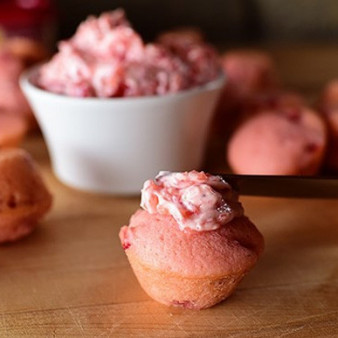 Клубничные мини-маффины