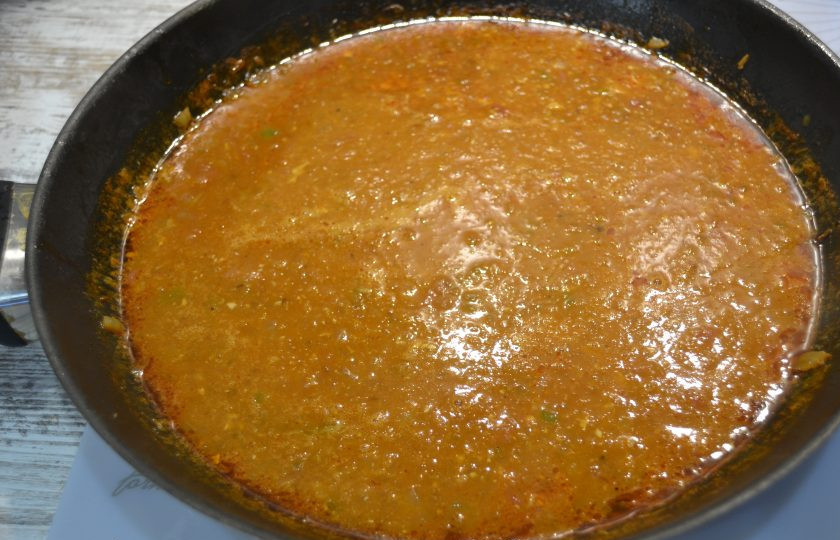 1. Этап. Виндалу из свинины с нектаринами: Затем пюрируйте соус.