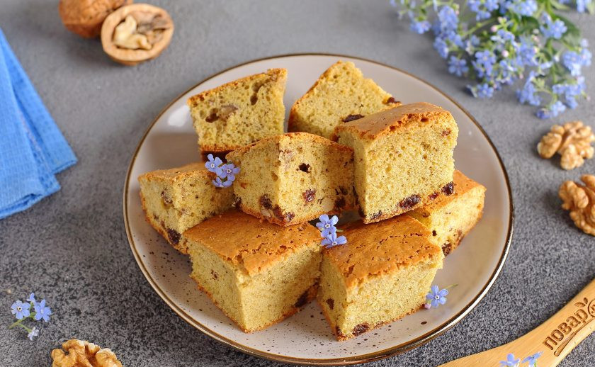 1. Этап. Кекс из амарантовой муки: По желанию кекс можно чем-то украсить, но мне кажется, он сам по себе довольно самодостаточный. Приятного аппетита!