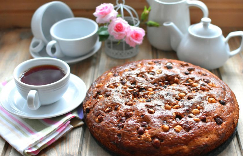 1. Этап. Песочный пирог с орехами: Дайте пирогу полностью остыть. Подавайте пирог к чаю или кофе.