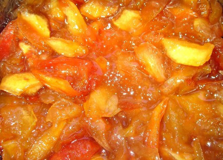 1. Этап. Варенье из яблок дольками: Затем опять ставим на огонь, доводим до кипения, снимаем с огня, так повторяем 3-4 раза. Горячее варенье раскладываем по стерилизованным баночкам и закатываем их, храним варенье в прохладном месте.