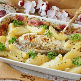 Лещ в духовке с картофелем