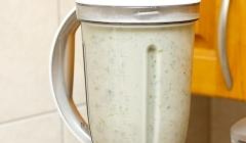 1. Этап. Суп из кабачков: При помощи блендера измельчаем все до однородного состояния.