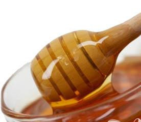 1. Этап. Коктейль Мандариновая искра: 2. Медовый сироп приготовить просто – смешайте равное количество жидкого натурального меда и кипяченой воды.