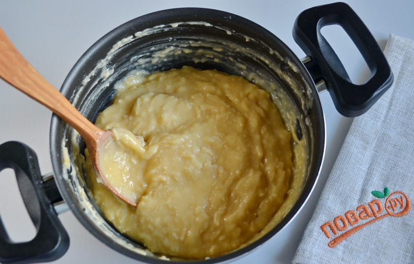 1. Этап. Гужеры: 7. Тесто готово! Приготовьте кондитерский мешок, удобную насадку. Духовку разогрейте до 200 градусов.