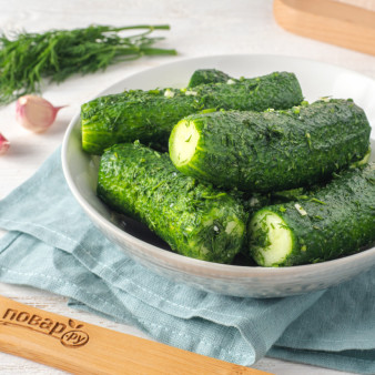 Малосольные огурчики в пакете