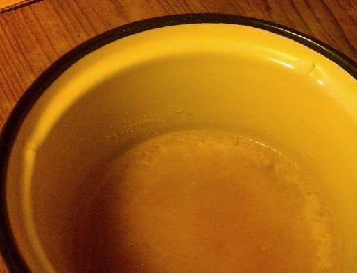 1. Этап. Торт Летний с желатином: Первым делом нужно замочить желатин в холодной воде, пусть набухает.